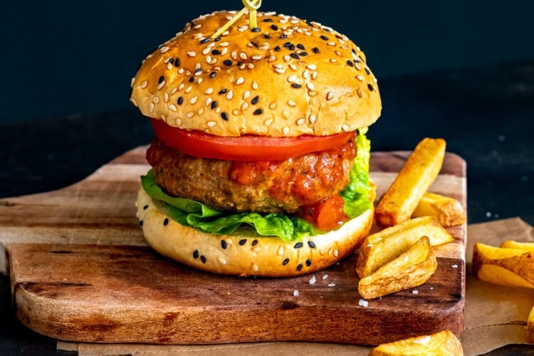 Easy Homemade Beef Burgers Hero
