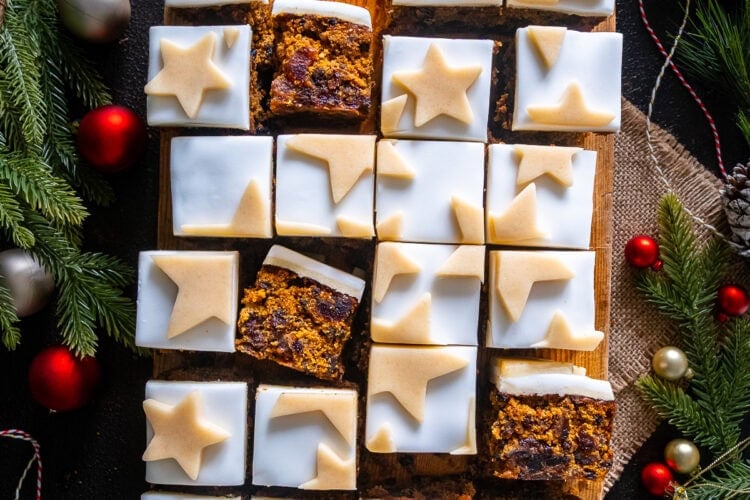 Easy Christmas Cake Traybake Hero