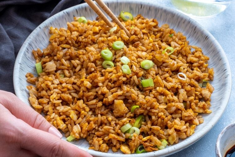 Easy Peasy Egg Fried Rice (Chinese Takeaway Copycat)