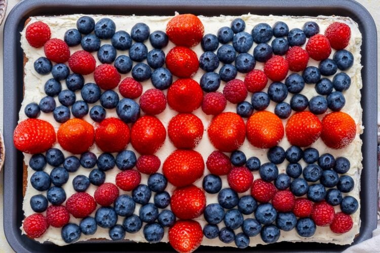 Union Jack Traybake Cake