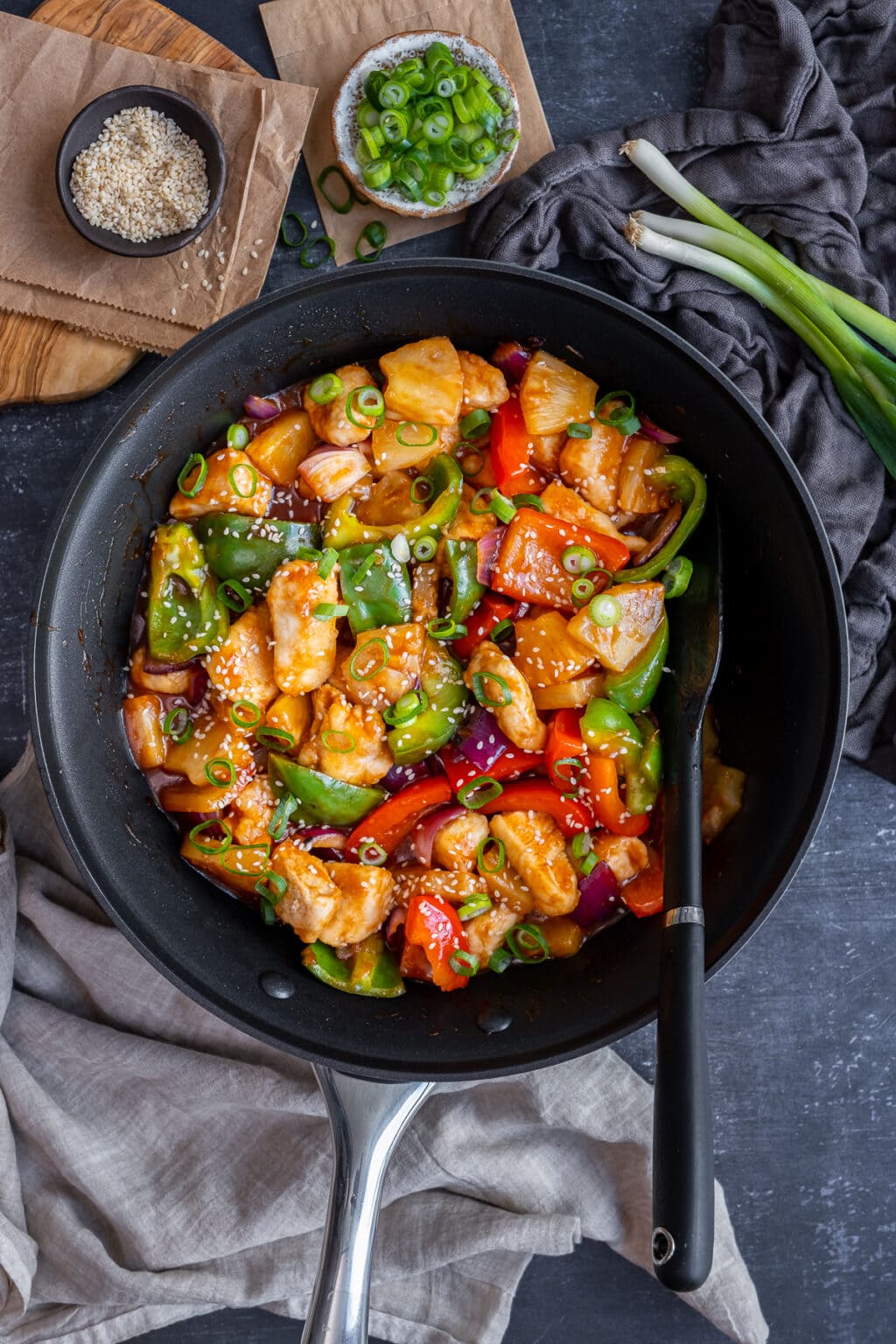 Easy Sweet and Sour Chicken (Chinese Takeaway Copycat) Easy Peasy Foodie
