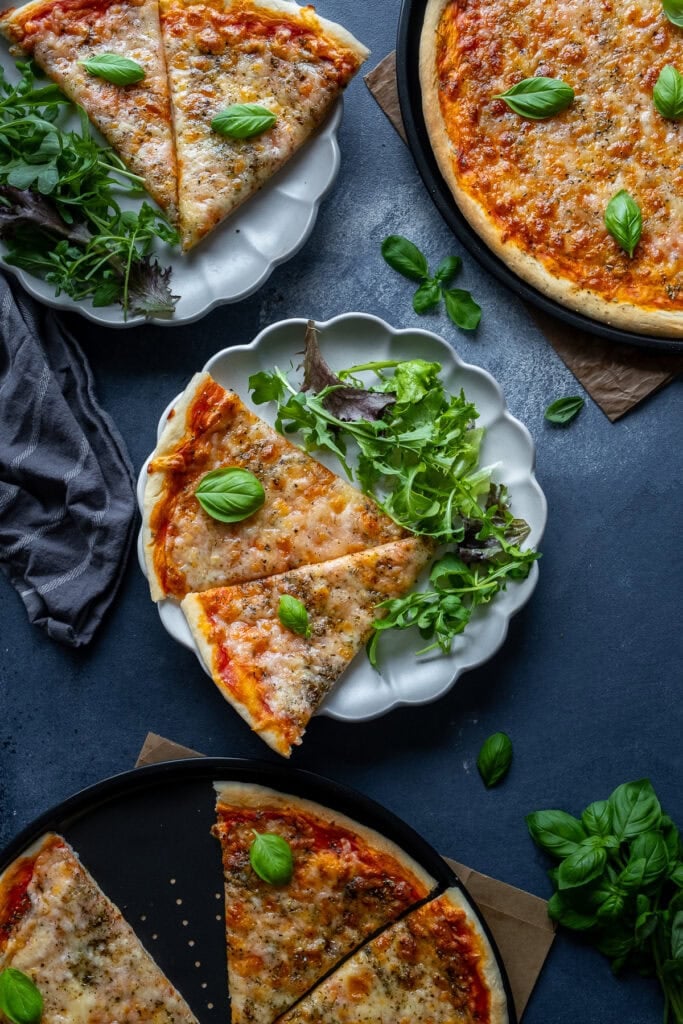 Basic Pizza Easy Cheese and Tomato Pizza (Margherita Pizza) - Easy Peasy Foodie