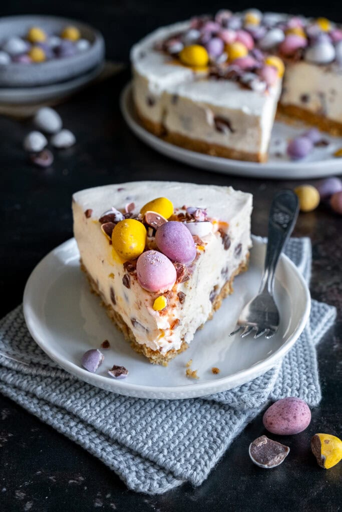 Mini Egg Cheesecake (No Bake) - Easy Peasy Foodie