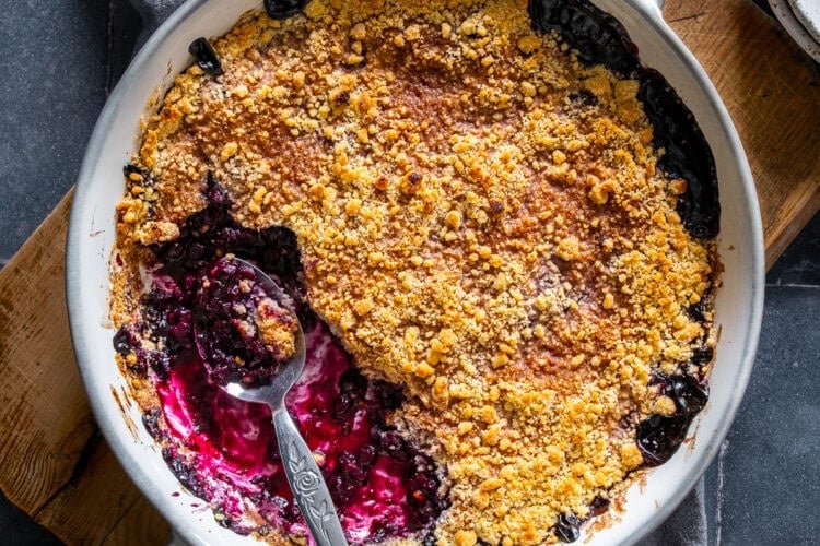Easy Blueberry Crumble Hero
