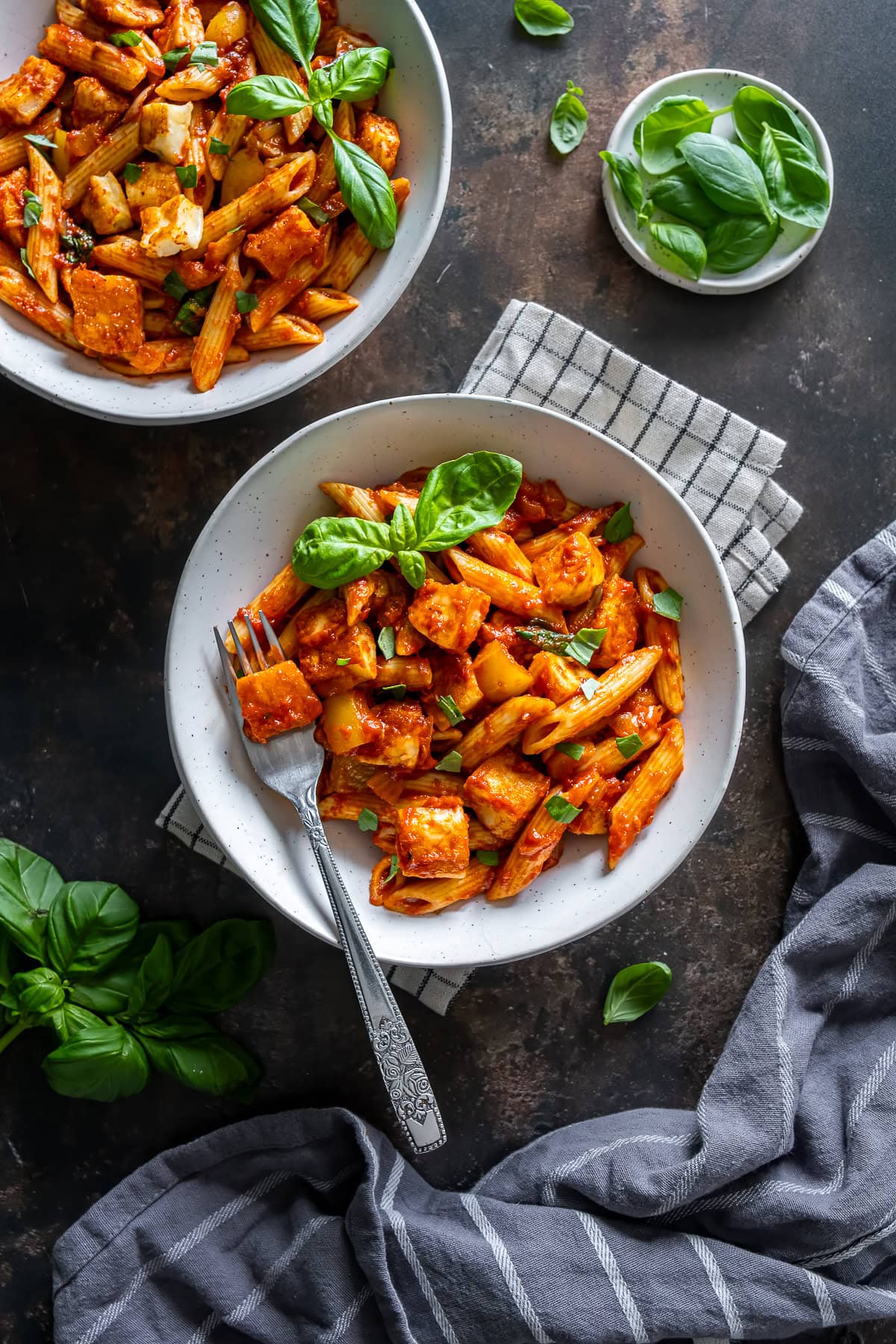 Overhead shot of 2 bowls of Easy Halloumi Pasta