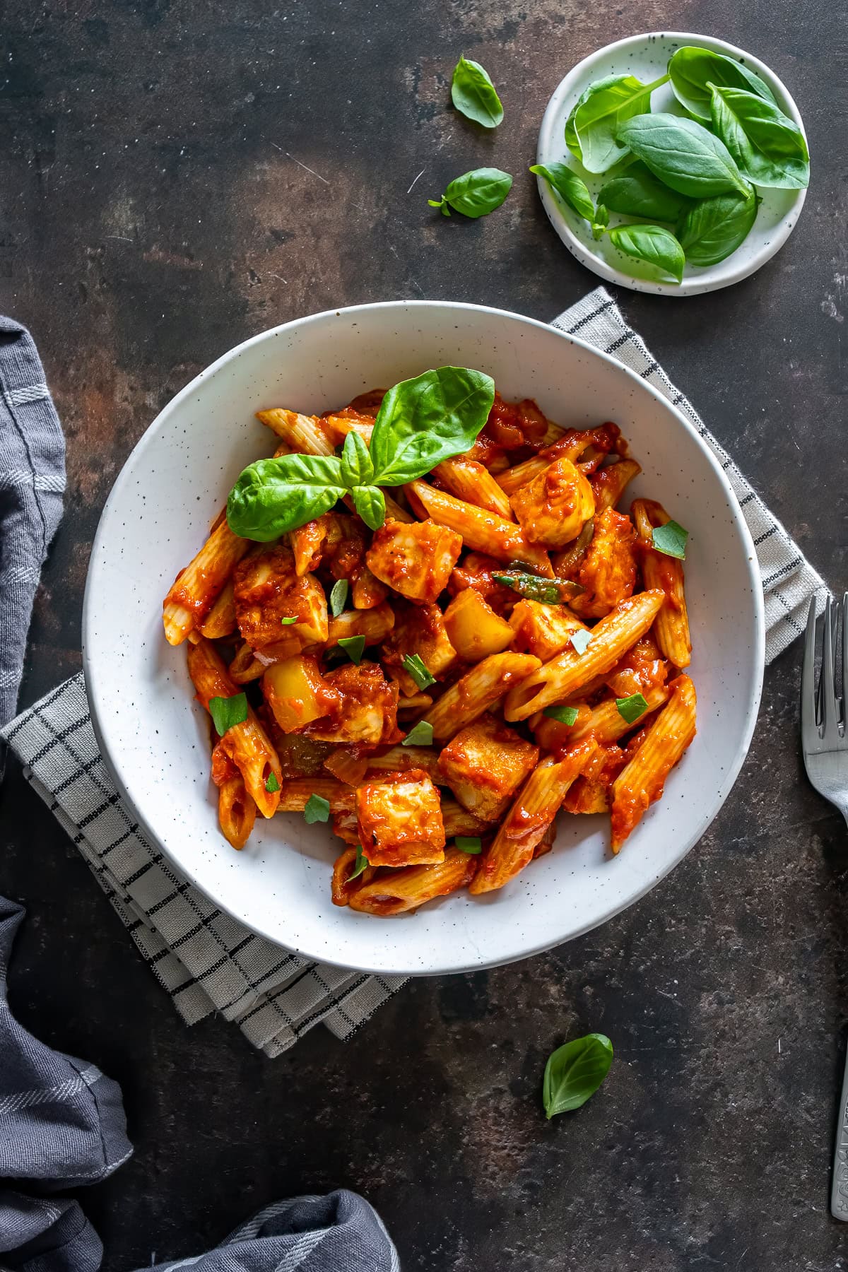 Overhead shot of Easy Halloumi Pasta in a bowl.