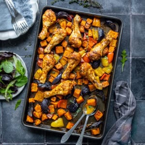 Easy Chicken Drumstick Traybake Hero