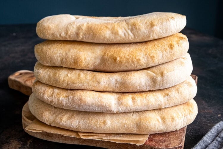 Easy Homemade Pittas Hero